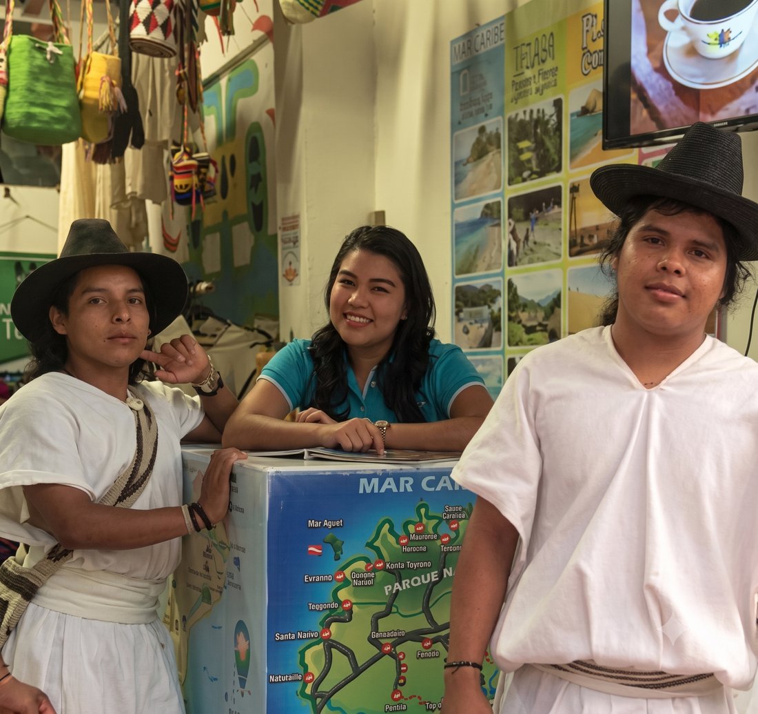 Lorena Hernández y el equipo de Samaland Tours